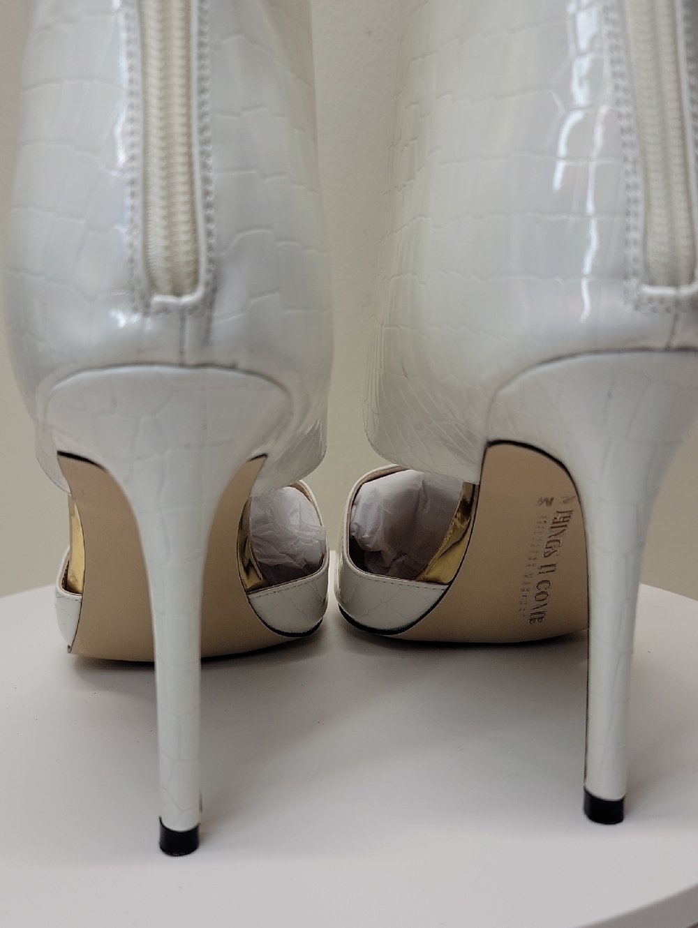 THINGS II COME NEW WHITE IRIDESCENT SNAKE STILETTOS - Picture 10 of 11